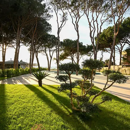 Skanderbeg מלון 5*