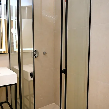 מלון Skanderbeg גולם