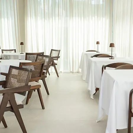 מלון Skanderbeg 5*