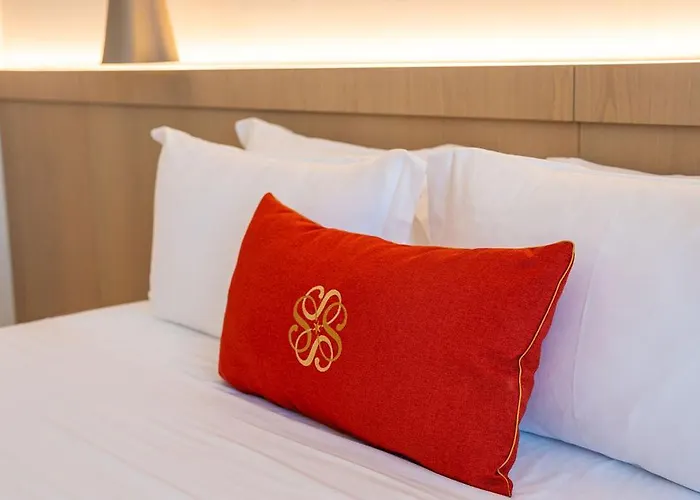 Skanderbeg Golem (Tirana)