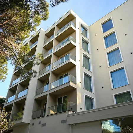 Skanderbeg Hotell 5*