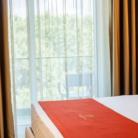 Hotel Skanderbeg Golem (Tirana)