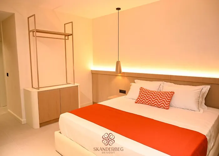 Skanderbeg Golem (Tirana)